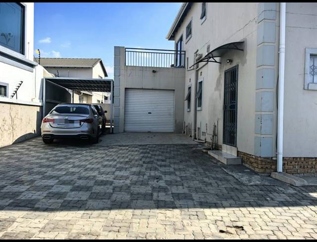 3 BEDROOM HOUSE FOR SALE IN BLUE HILLS